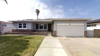 Building Photo - 6244 Mary Ln Dr