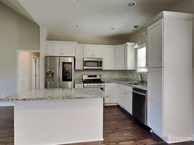 Building Photo - 512 Poplar Bend Dr