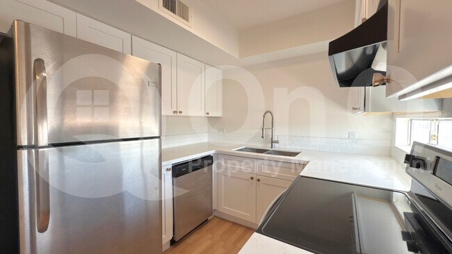 Foto del edificio - 2673 E Oakleaf Dr