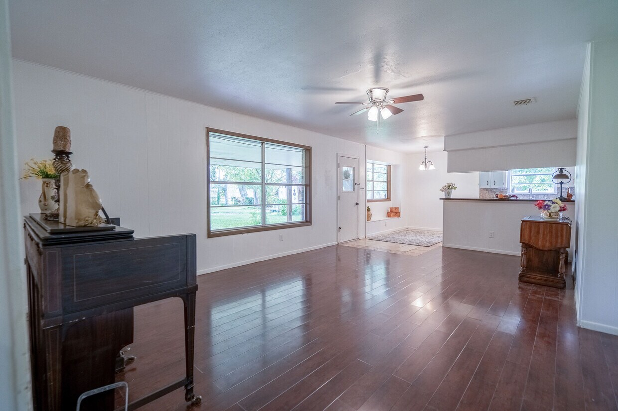 Foto principal - 803 Sycamore Rd