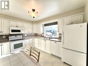 Building Photo - 2294 Wyandotte Dr