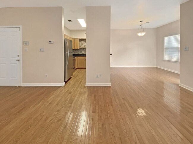 Foto del edificio - 2037 Lennox Square Rd