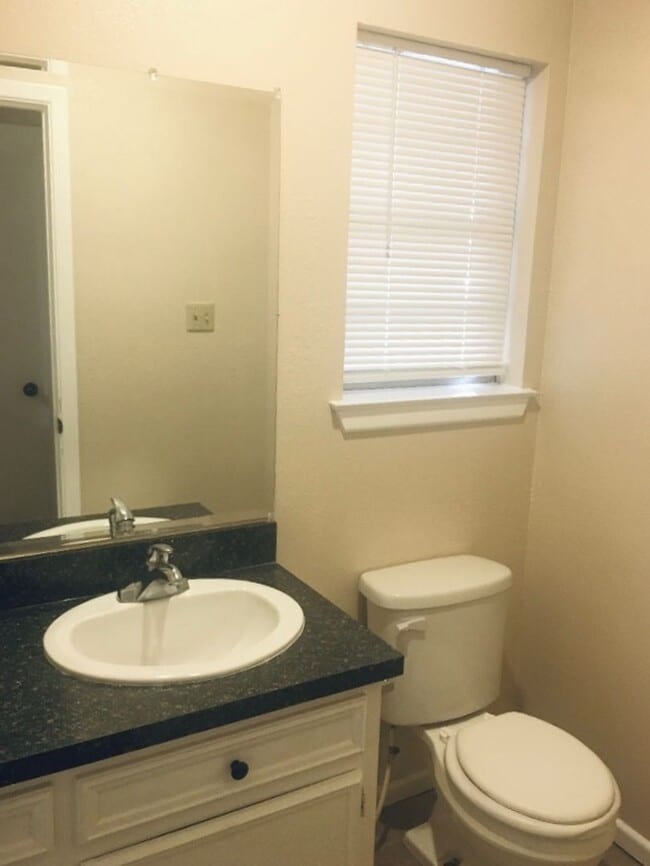 Building Photo - 4406 75th Dr
