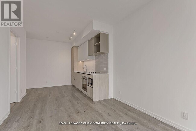 Photo du bâtiment - 1000-1000 Portage Pkwy