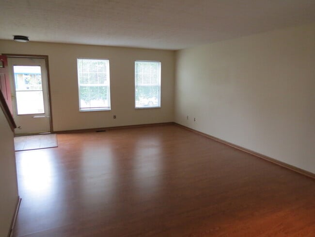 Building Photo - 268 Chatterly Ln