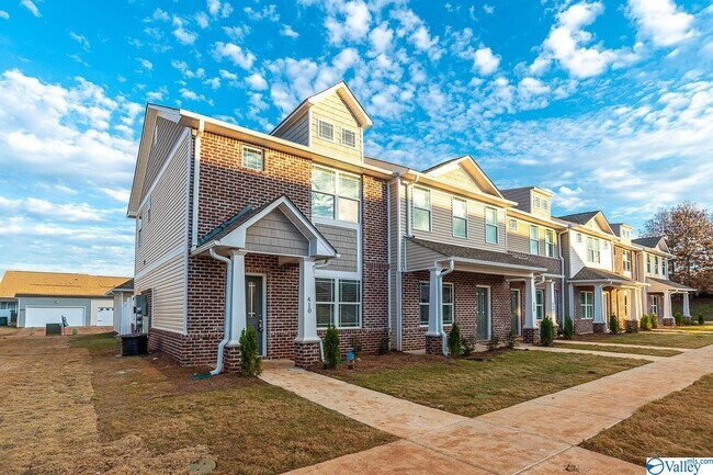 Building Photo - 410 Falls Pointe
