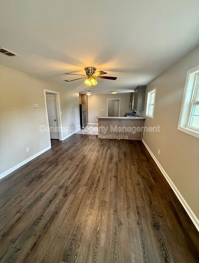 Foto del edificio - 181 Garrison Rd