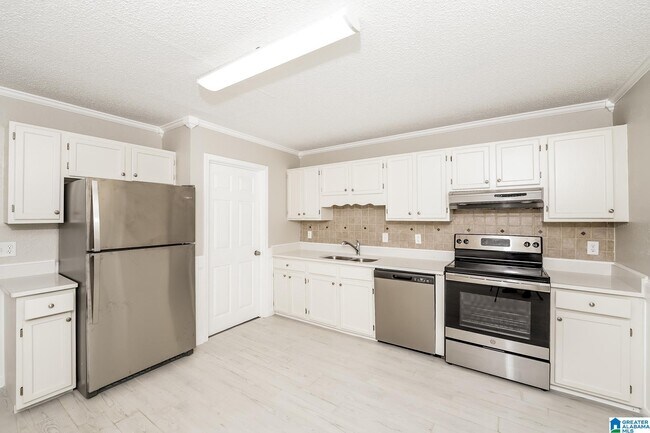 Building Photo - 5712 Desoto Dr