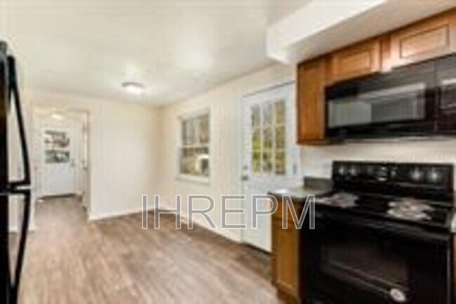 Foto del edificio - 4806 Funston Ct