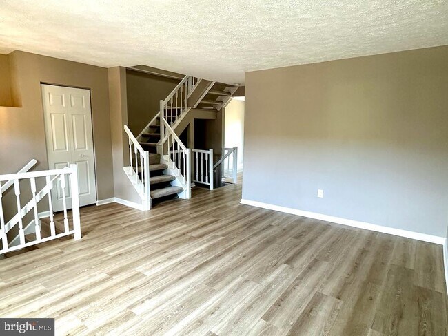 Building Photo - 310 Fleece Flower Dr