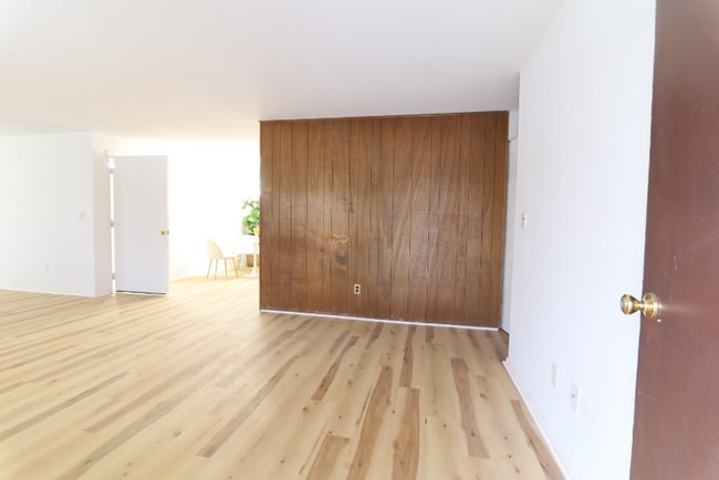 Foto del edificio - 4912 Powell Rd