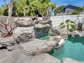 Building Photo - 6241 Mar Vista Dr