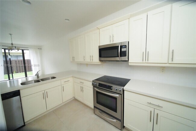 Foto del edificio - 10456 NW 61 Ln.