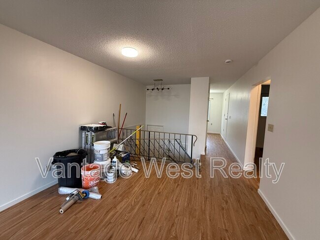 Building Photo - 1097 Monterey Ct
