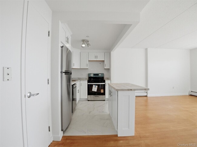 Foto del edificio - 3044 3rd Ave