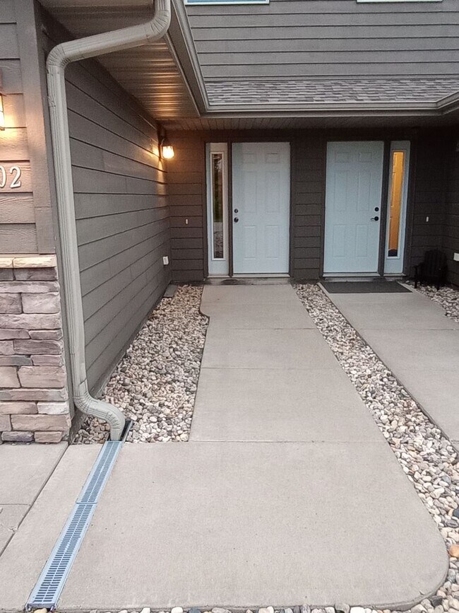 Foto del edificio - Two bedroom one bathroom w/ single garage