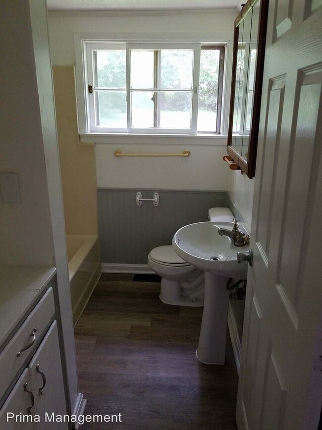 Foto del edificio - 3 br, 1 bath House - 797 E Main St