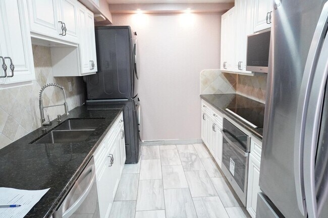 Foto del edificio - 10444 N 69th St