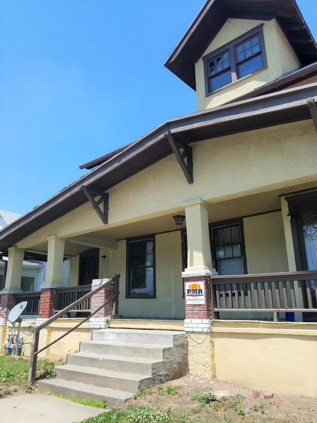 Building Photo - 2805 Jules St