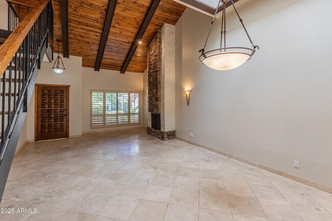 Foto del edificio - 7137 E Arlington Rd