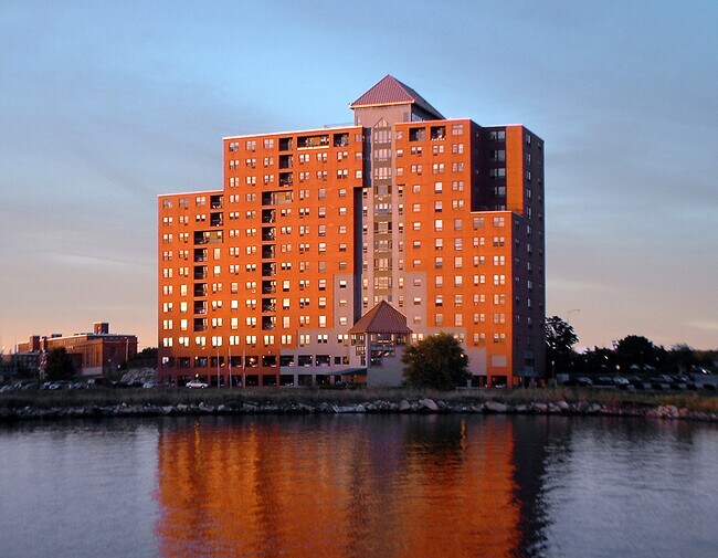 Building Photo - Point Gloria Condominiums