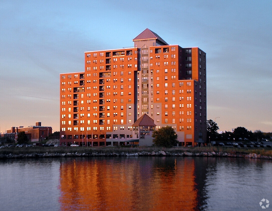 Point Gloria Condominiums Apartments in Fall River, MA