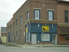 Building Photo - 301 S Newton