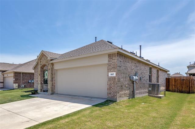 Building Photo - 507 Saffron St
