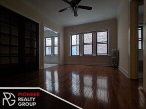 Building Photo - 4647 N Paulina St