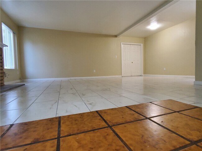 Foto del edificio - 16584 Lorelei Ln