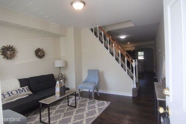 Foto del edificio - 2 br, 1 bath House - 1006 W 41st St