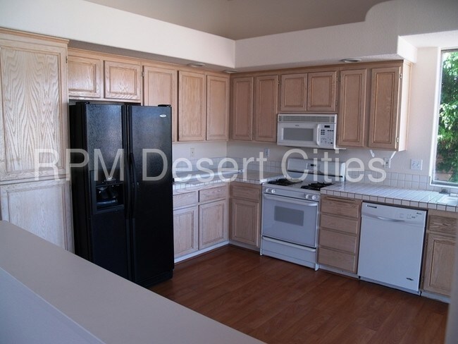 Building Photo - 9565 El Rio Ln