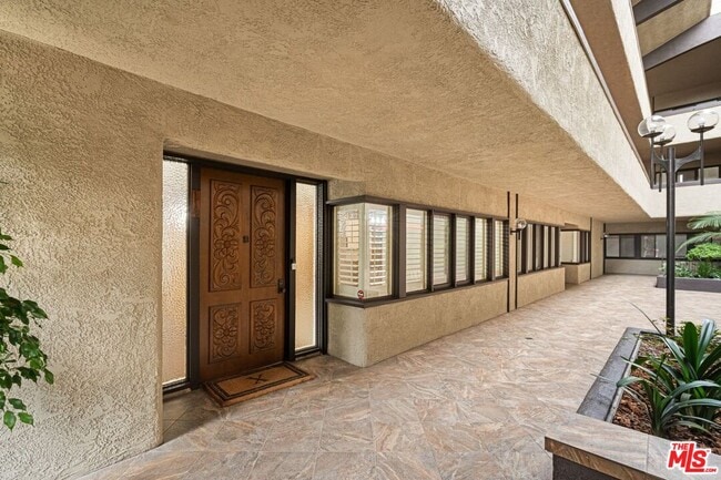 Building Photo - 111 S Orange Grove Blvd