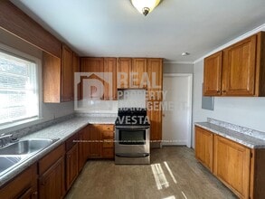 Building Photo - 2910 Reynolds Dr