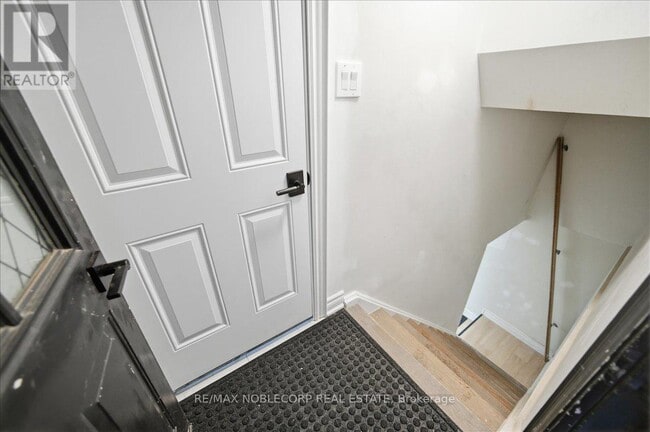 Building Photo - 94 Primula Crescent