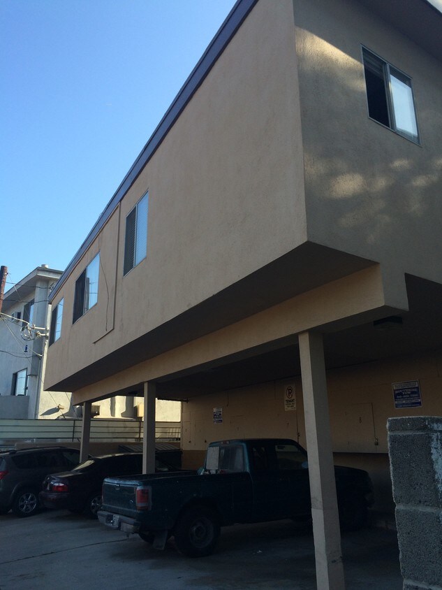 Foto principal - 1820 S Bundy Dr