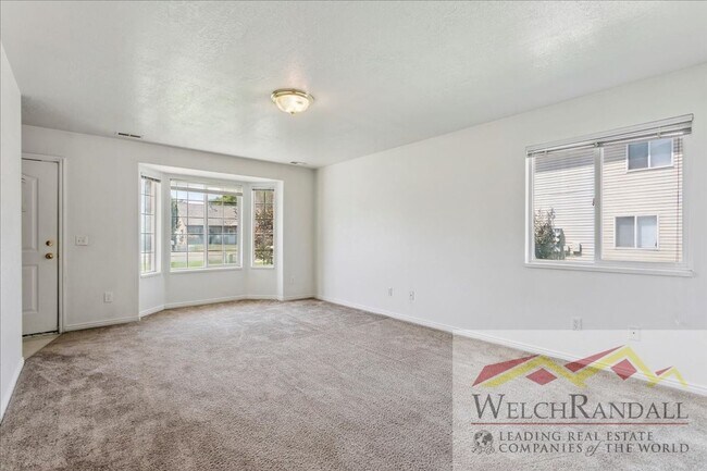 Foto del edificio - Beautiful 3 Bed 1.5 Bath Townhome in Ogden