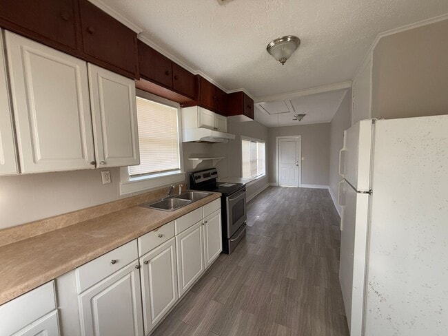 Building Photo - HOME FOR RENT IN SULPHUR