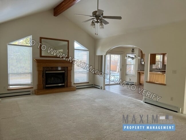 Building Photo - 2812 GRAND VIEW DRIVE - FANTASTIC 3-BEDROOM