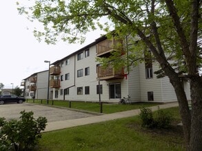 Building Photo - 8111-8196 96 St