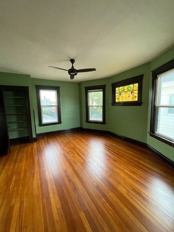 Foto del edificio - 2418 Robertson Ave