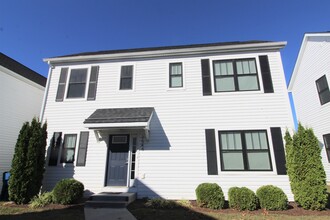 Building Photo - 2646 Greenport Dr