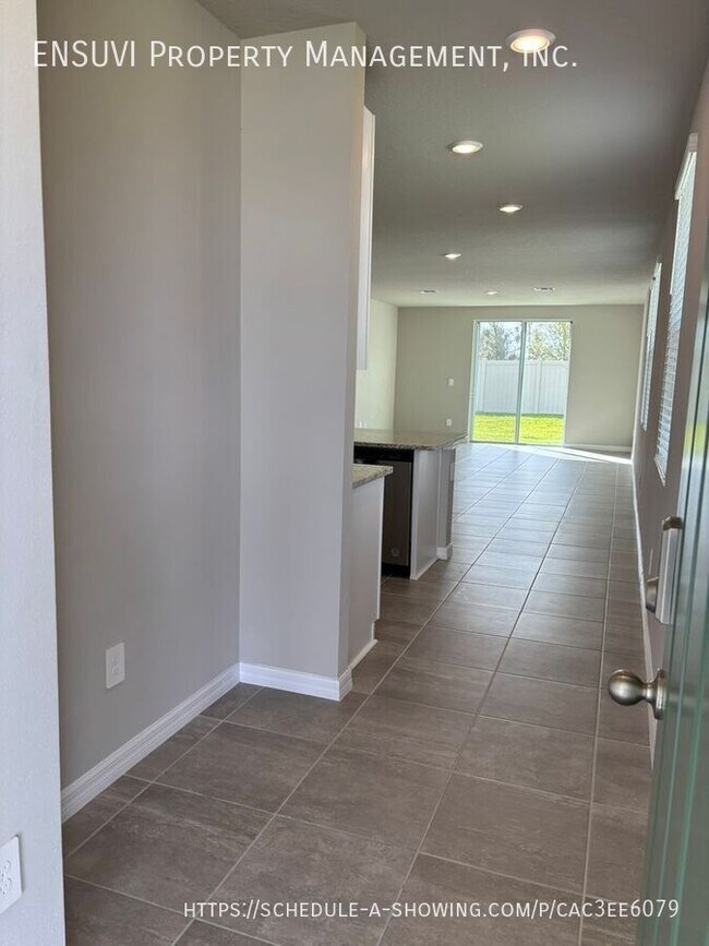 Building Photo - 3913 Radiant Mountain Dr