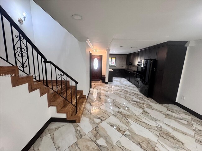 Foto del edificio - 3994 Estepona Ave