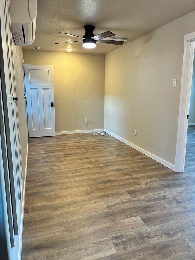 Foto del edificio - 7861 Houston Lp