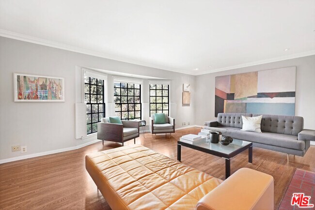 Foto del edificio - 1522 Forest Knoll Dr