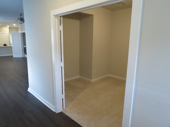 Building Photo - 12135 Ridge Top Dr