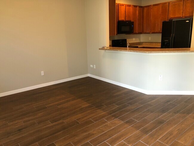 Building Photo - 1930 Yellowfin Dr