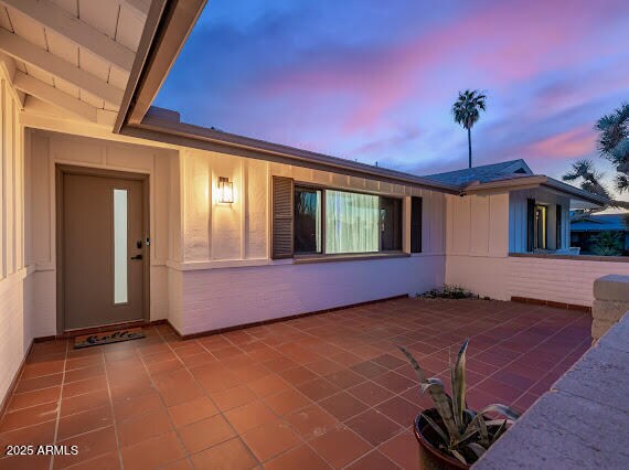 Building Photo - 1101 E Balboa Dr