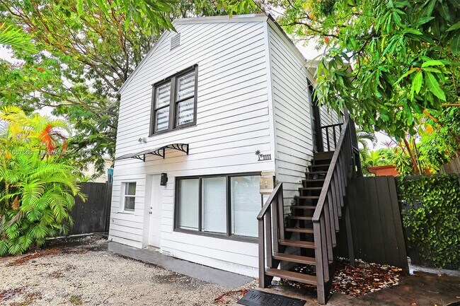 Building Photo - 1111 SW 11th St